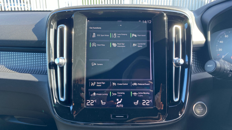 Volvo Xc40 2.0 T4 R DESIGN Pro 5dr AWD Geartronic Petrol Estate